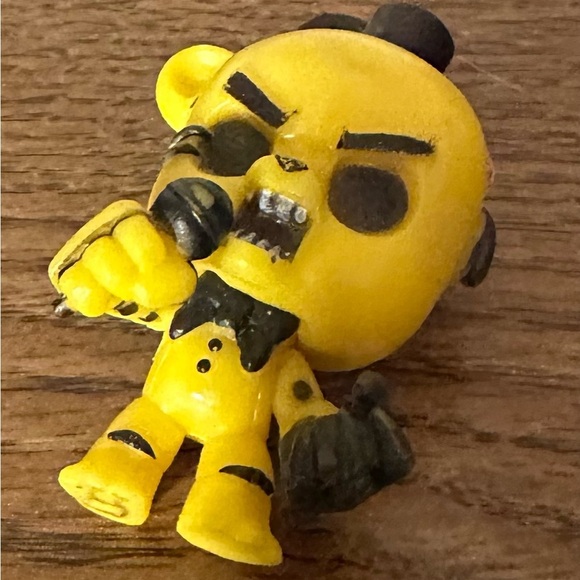 Freddy Five Nights Freddy’s Keychain Backpack Series Golden Freddy Clip - Picture 9 of 10